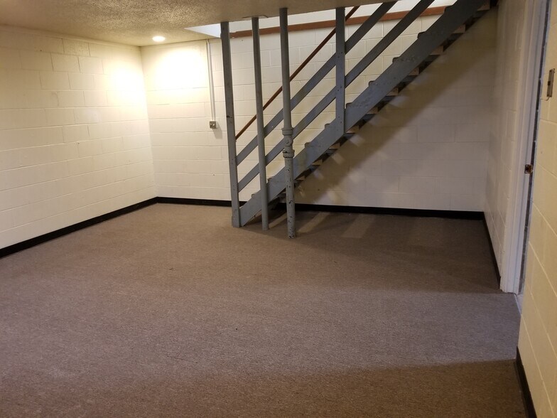 Building Photo - 2721 Ferndale Ave