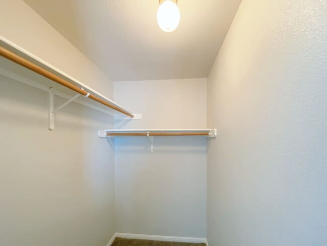 Building Photo - 16921 Hamilton Point Cir