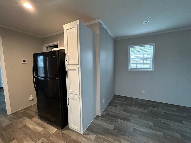 Building Photo - 2366 Harbor Dr