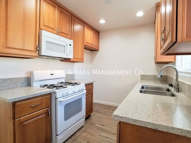 Building Photo - 77 E Mountain View St