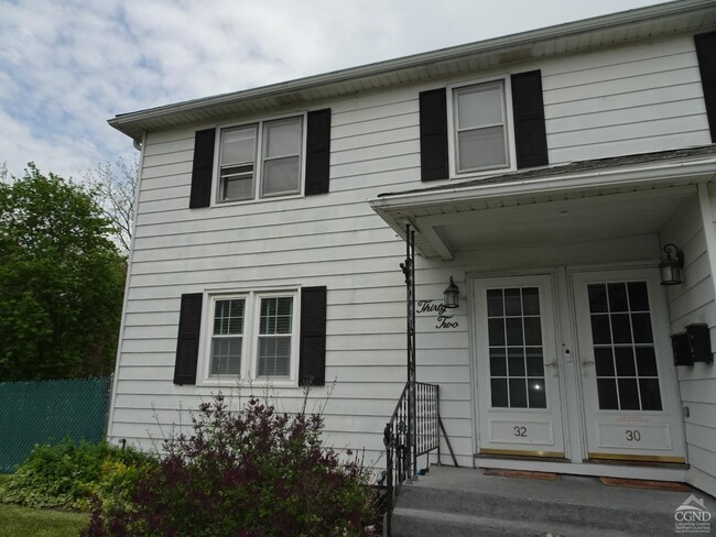 Primary Photo - 32 Parkwood Blvd