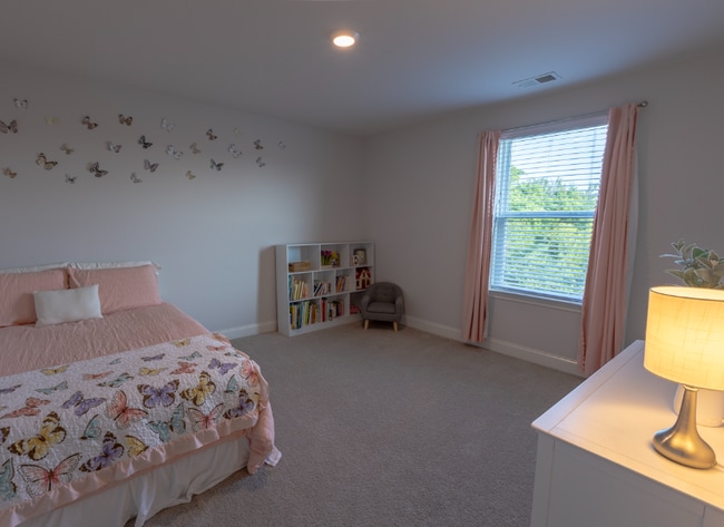 Building Photo - 505 Oakvale Ln