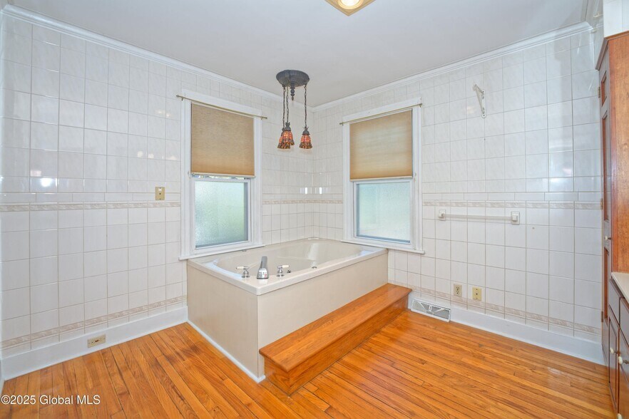 Master Bathroom - 2550 Troy Schenectady Rd