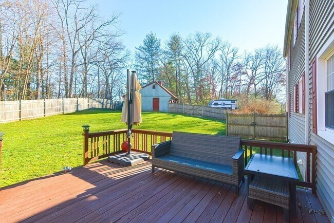 Building Photo - 110 Oswego St