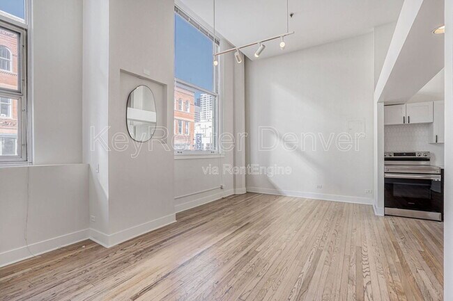 Building Photo - 720 16th St St