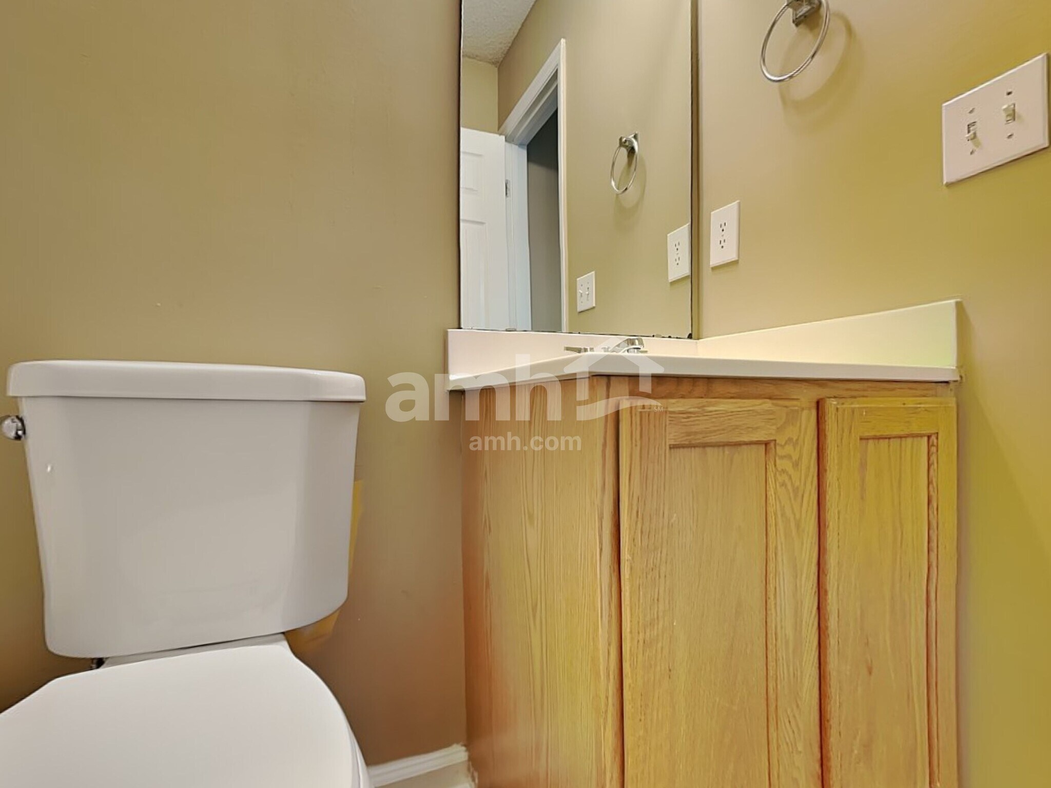 Building Photo - 4220 Lake Woodard Dr