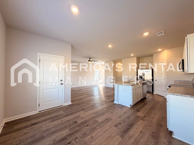 Building Photo - Move-in Special -Spacious Two Story Home with Loft! Sign a 13 month lease by 4/15/2026 and receiv...