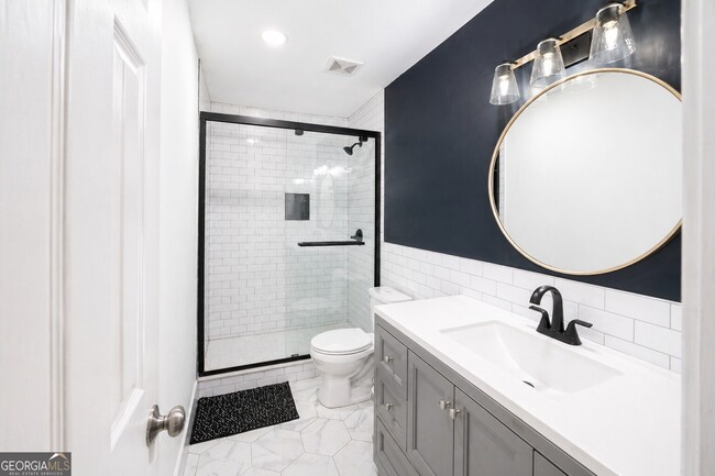 Building Photo - 135 Summer Brooke