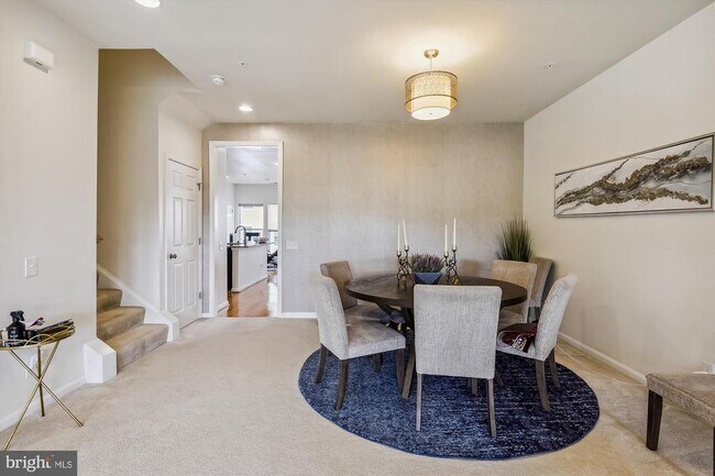 Building Photo - 3028 Rittenhouse Cir