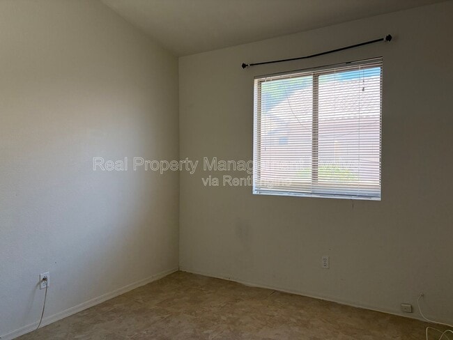 Building Photo - 7816 N 54th Ln