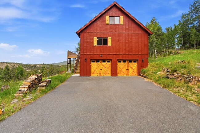 Building Photo - 10228 Christopher Dr