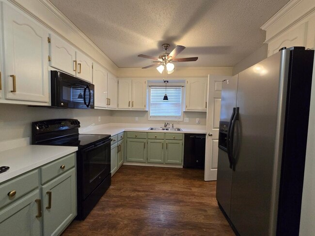 Building Photo - 901 Tristan St