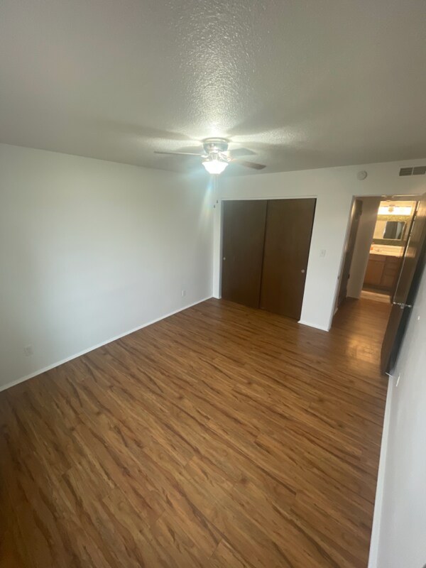 Building Photo - 326 14th Ave S