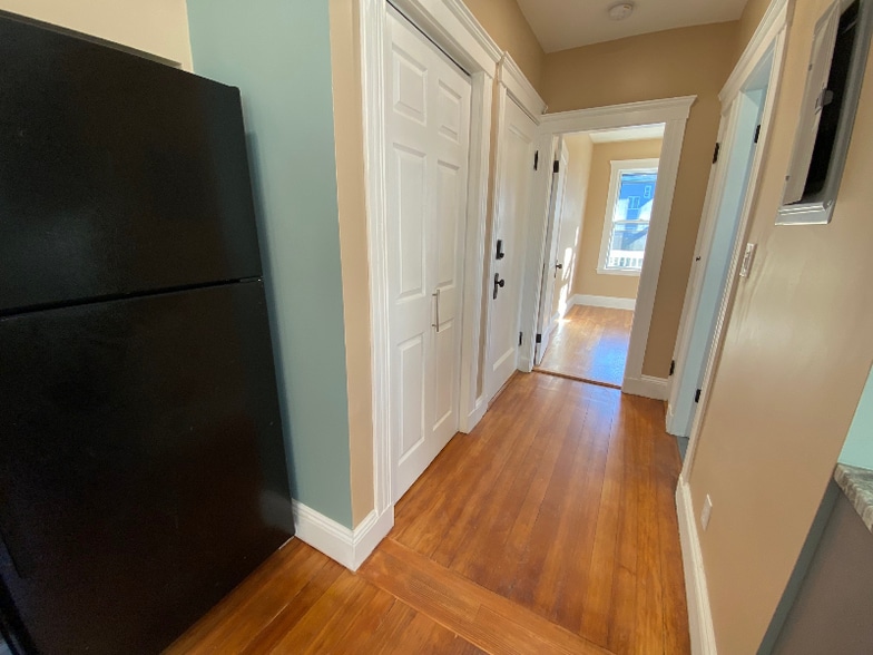 Building Photo - 254 Belgrade Ave