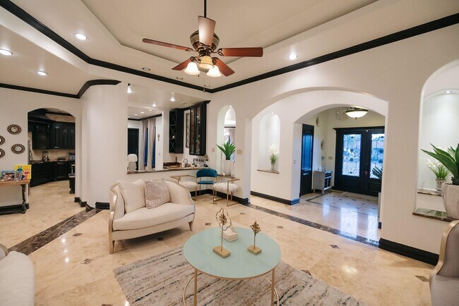 Building Photo - 302 Lake Clark Ct