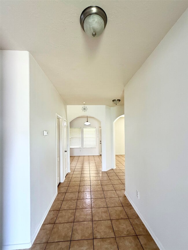 Building Photo - 24623 Colonial Maple Dr