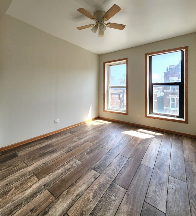 Building Photo - 1316 W 18th St