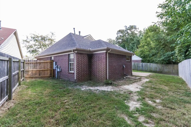 Building Photo - 1897 Garden Leaf Dr