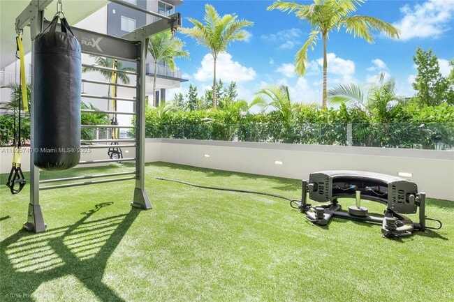 Building Photo - 9600 S Dixie Hwy