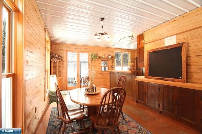 Building Photo - 9374 Alango Rd