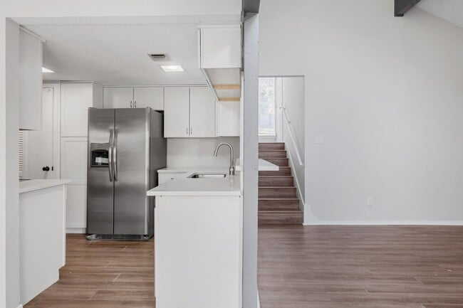 Building Photo - Spacious 3BR Far West Duplex with Loft & Private Deck