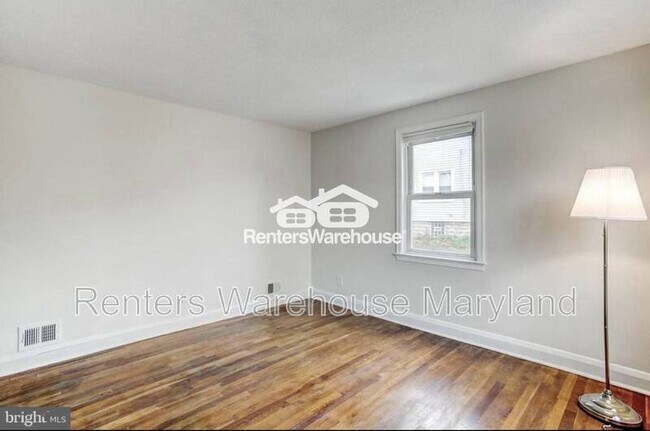 Building Photo - 3219 Taylor Ave