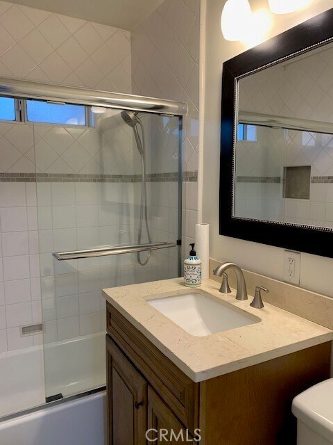 Building Photo - 2519 Tulare Ave