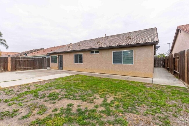 Building Photo - Southwest Home