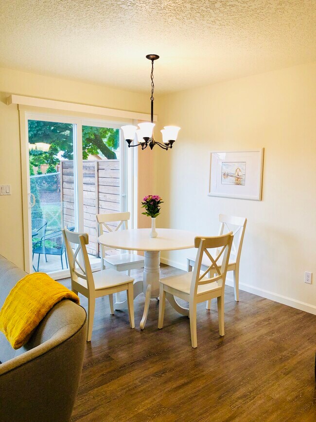 Building Photo - 17135 Beers Ave