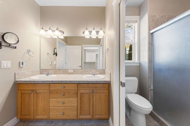 Building Photo - Beautiful Home in 55+ Community!