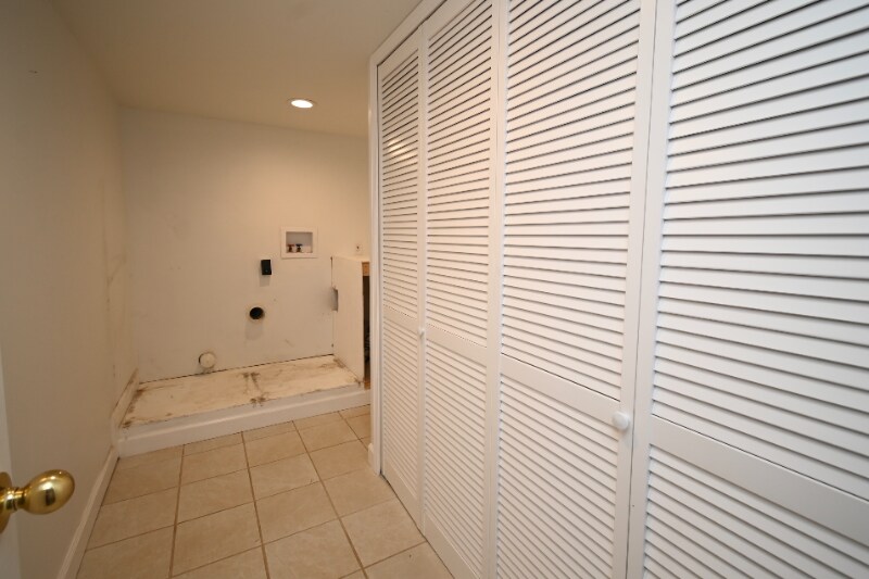 Building Photo - 615 Concord Rd