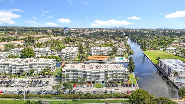 Building Photo - 2741 Taft St