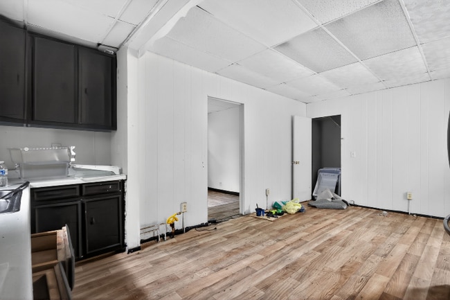 Building Photo - 2210 W Wiswall St