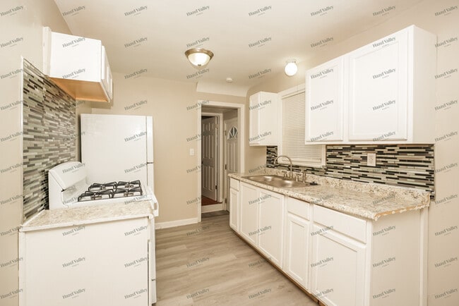 Building Photo - 4246 Wilmington Rd