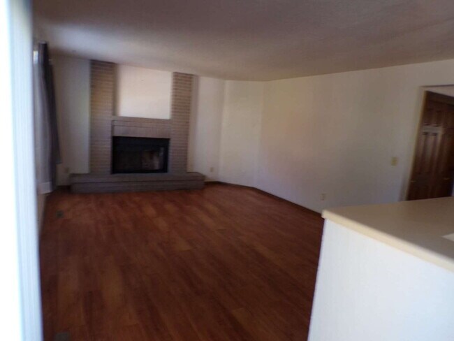 Building Photo - Four Lakes - Centennial - 3 Bedroom - 3 Ba...