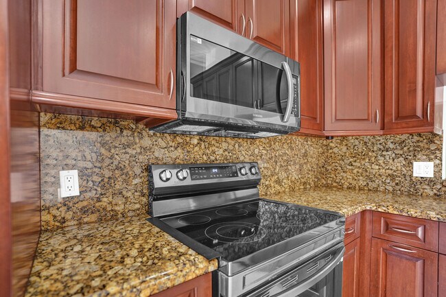 Building Photo - 630 Sea Pine Way