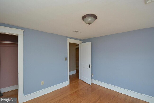 Building Photo - 8609 Oxon Hill Rd