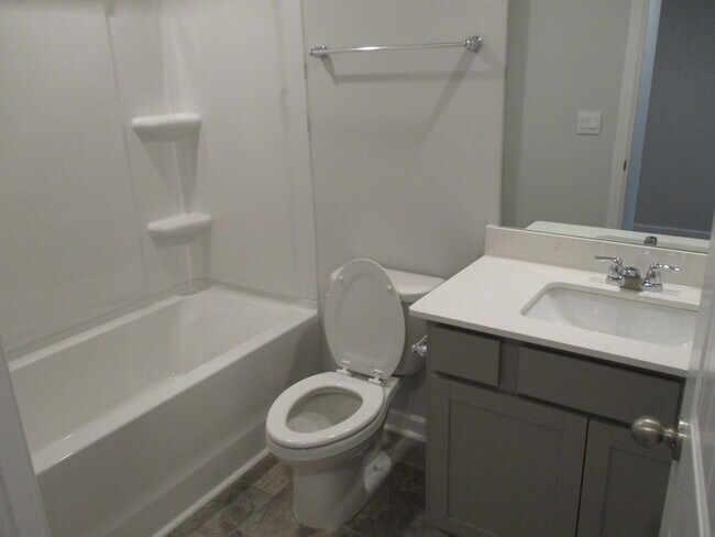 Building Photo - 515 Ferndale Pl