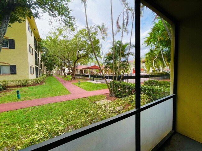 Building Photo - 257 S Cypress Rd