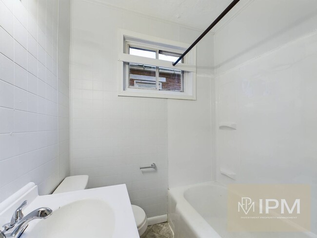 Building Photo - Cozy 3 Bedroom, 1 Bath Home in Harrisburg, Pa!