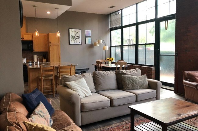 First Floor - 528 Plum St
