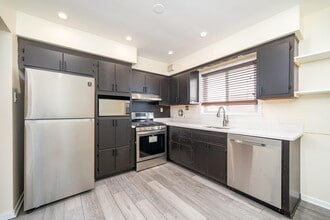 Building Photo - 121 Ogden Ave.