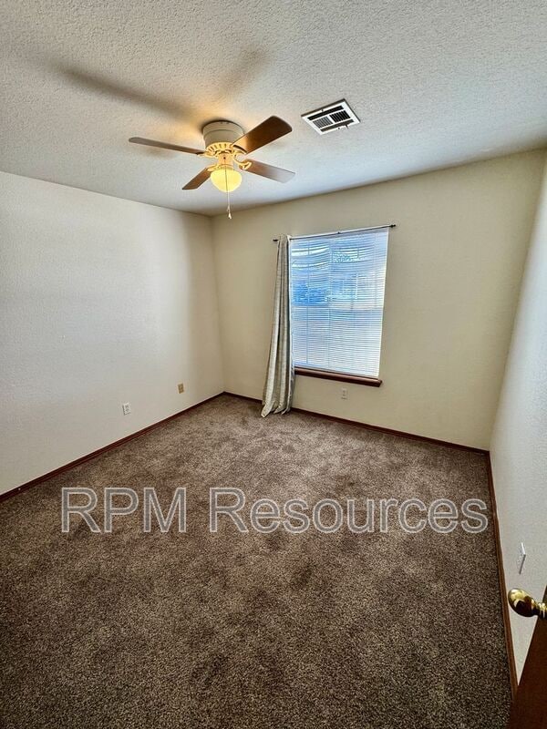 Building Photo - 2129 Harbor Dr