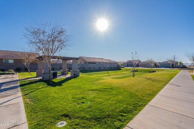 Building Photo - 5524 S Dillon Cir