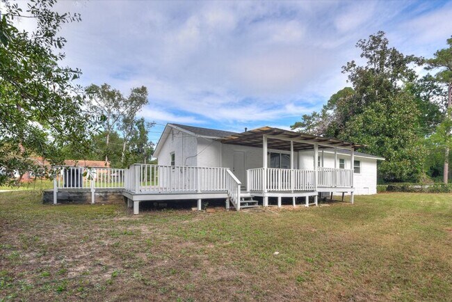 Building Photo - 3602 Kentwood Dr