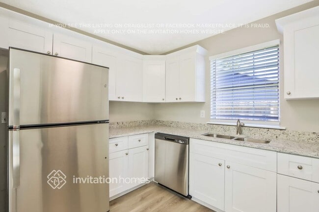 Building Photo - 6635 Emerald Pointe Cir