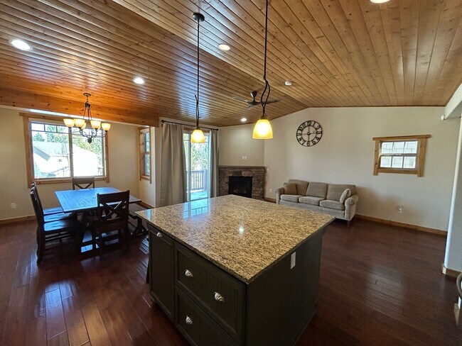 Building Photo - Long-Term Lease: The Ponderosa Meadows Townhouse