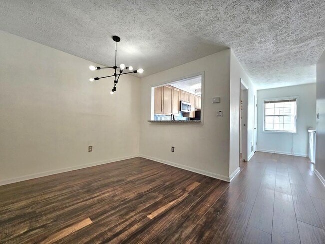 Building Photo - 7660 Willow Point Dr