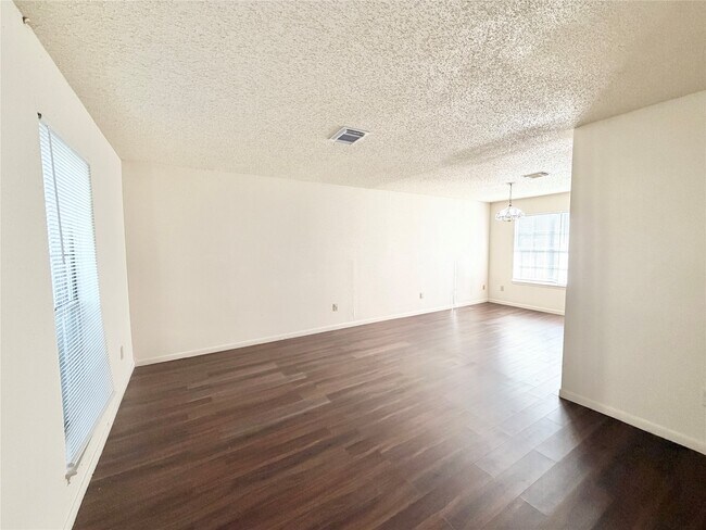 Building Photo - 17210 Colony Creek Dr