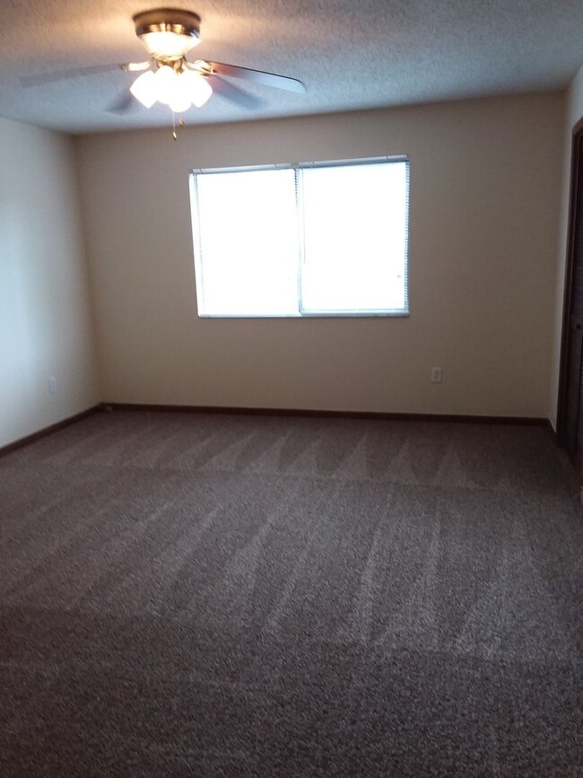 Building Photo - Mandarin - 2/2.5 townhome